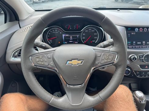 Used 2016 Chevrolet Cruze Premier FWD image 11