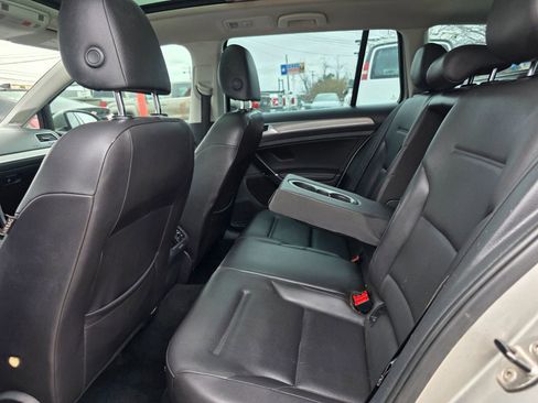 Used 2016 Volkswagen Golf S FWD image 14