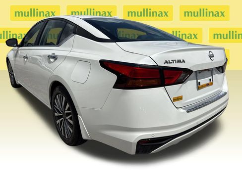 Used 2023 Nissan Altima 2.5 SV FWD image 8