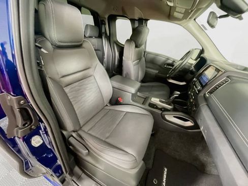 Used 2023 Nissan Frontier SV w/ SV Convenience Package RWD image 28