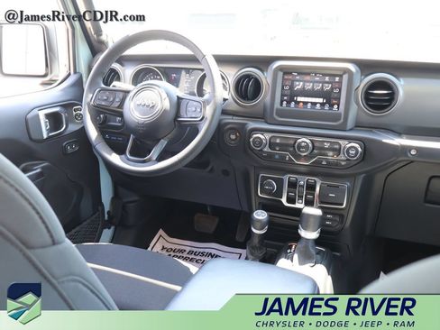 Used 2023 Jeep Wrangler Unlimited AWD/4WD image 12