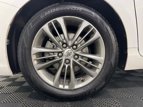 Used 2016 Toyota Camry LE image 9