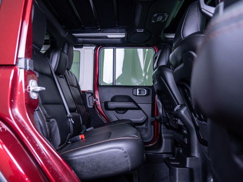 Used 2021 Jeep Wrangler Unlimited Rubicon w/ Trailer Tow Package image 11