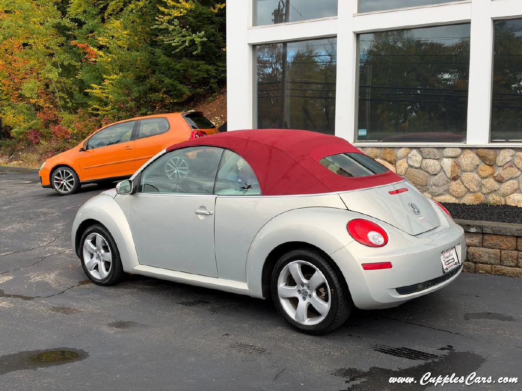 Used 2009 Volkswagen Beetle Blush FWD image 11