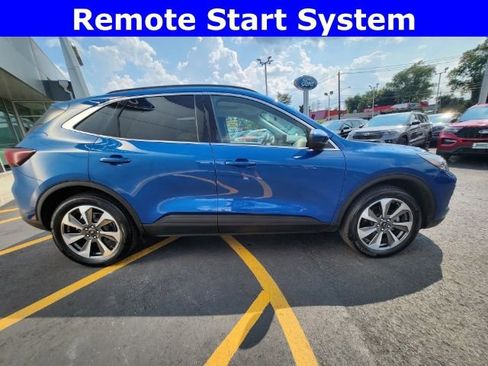 Used 2023 Ford Escape Platinum w/ Premium Technology Package image 9