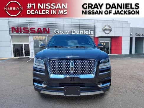 Used 2019 Lincoln Navigator L Select RWD image 2