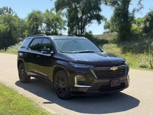 Used 2023 Chevrolet Traverse Premier w/ Redline Edition AWD/4WD image 4