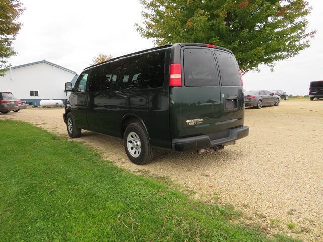 Used 2012 Chevrolet Express 1500 LS RWD image 4