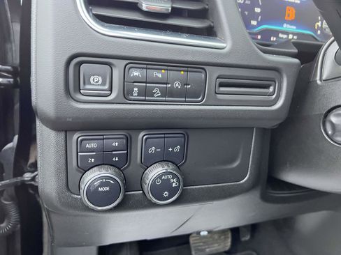 Certified 2024 Chevrolet Suburban Premier image 20