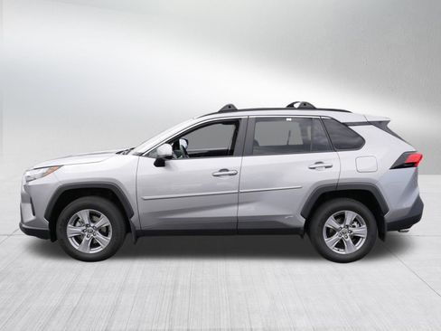 Certified 2023 Toyota RAV4 LE AWD/4WD image 4