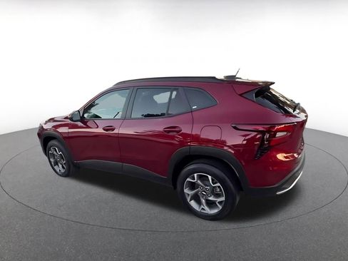 Used 2025 Chevrolet Trax LT image 10