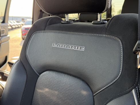 Used 2022 RAM 1500 Laramie AWD/4WD image 18