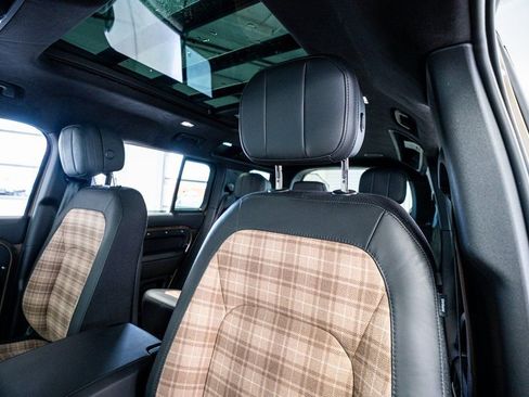 Used 2025 Land Rover Defender 110 X image 42