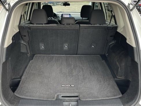 Certified 2021 Nissan Rogue SV image 6