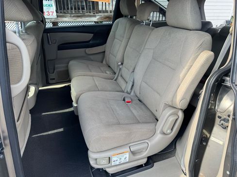Used 2013 Honda Odyssey EX image 9
