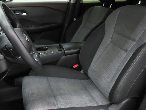 Used 2023 Nissan Rogue SV image 10