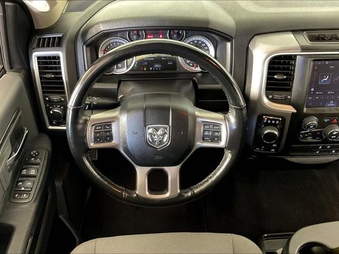 Used 2022 RAM 1500 Classic SLT w/ Electronics Group AWD/4WD image 6