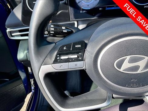 Used 2025 Hyundai Elantra SEL FWD image 18