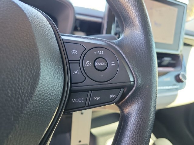 Used 2026 Toyota Corolla LE FWD image 27
