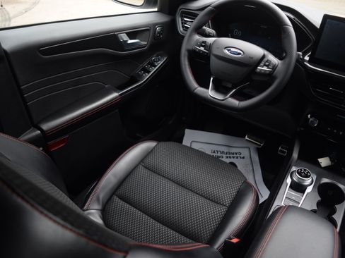 Used 2023 Ford Escape ST-Line Select w/ Tech Pack #2 image 2