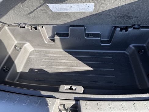 Used 2022 Chevrolet Traverse LT image 29