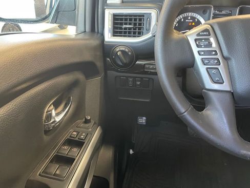 Certified 2018 Nissan Titan SV w/ SV Convenience Package image 13