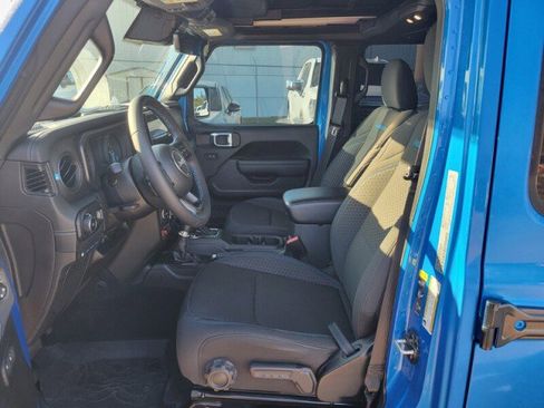 Used 2024 Jeep Wrangler Unlimited Rubicon 4xe w/ Technology Group image 10