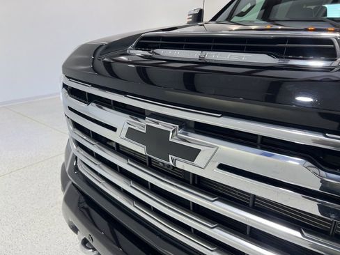 Used 2024 Chevrolet Silverado 3500 High Country image 30