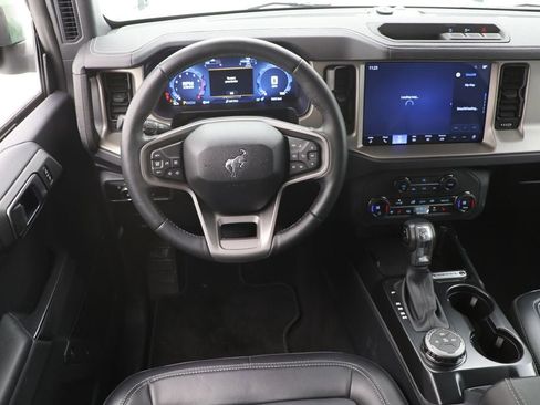 Used 2025 Ford Bronco Outer Banks image 13