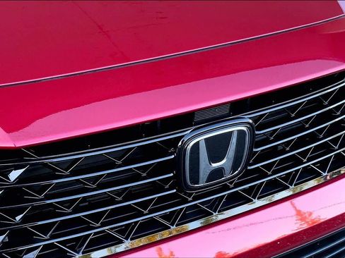 Used 2025 Honda Accord SE image 31