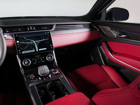 Used 2024 Jaguar XF R-Dynamic SE image 17