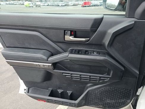 Used 2025 Toyota Tacoma TRD Off-Road image 11