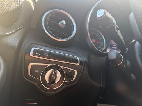 Used 2019 Mercedes-Benz GLC 300 GLC 300 w/ Parking Assistance Package image 33