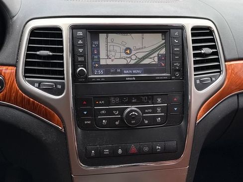 Used 2012 Jeep Grand Cherokee Overland AWD/4WD image 10