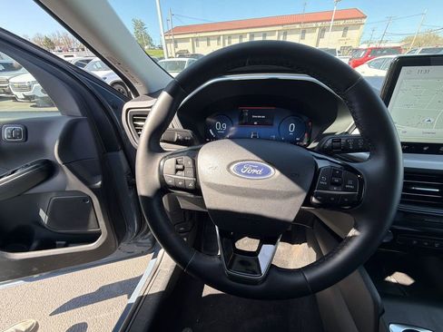 Used 2025 Ford Escape Platinum image 20