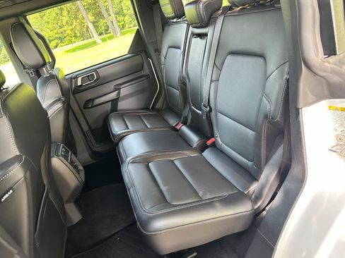 Used 2025 Ford Bronco Outer Banks AWD/4WD image 15