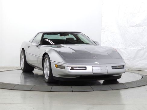 Used 1996 Chevrolet Corvette Coupe image 1
