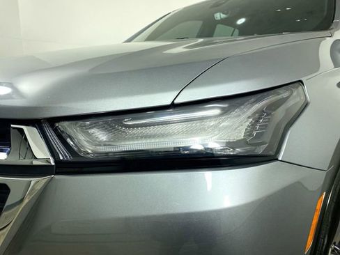 Used 2023 Chevrolet Traverse LT w/ LT Premium Package image 27