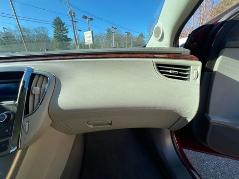 Used 2010 Buick LaCrosse CXL image 33