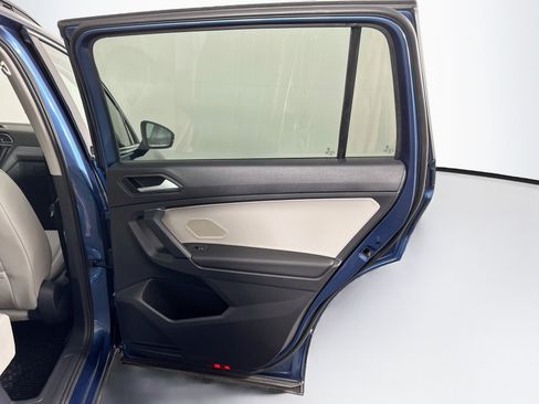 Used 2019 Volkswagen Tiguan SE w/ Panoramic Sunroof Package FWD image 31