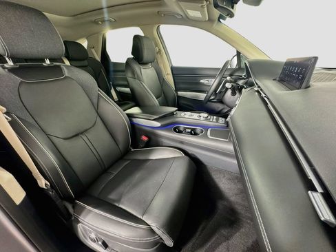 Used 2023 Genesis Electrified GV70 AWD/4WD image 30