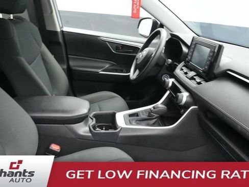 Used 2022 Toyota RAV4 LE w/ Carpet Mat Package (TMS) AWD/4WD image 15