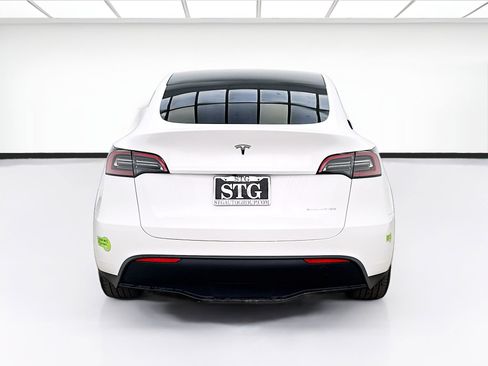 Used 2023 Tesla Model Y Long Range image 5