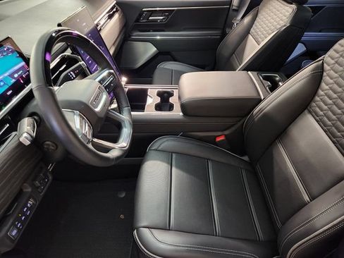 Used 2025 GMC Sierra EV Denali AWD/4WD image 14