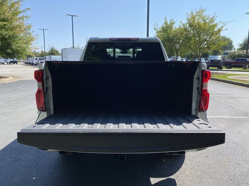 Used 2024 Chevrolet Silverado 1500 High Country w/ Technology Package AWD/4WD image 11