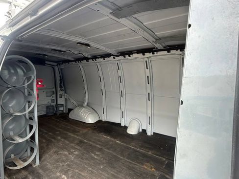Used 2018 Chevrolet Express 3500 Extended w/ Driver Convenience Package RWD image 13