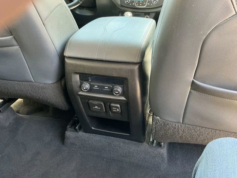 Used 2020 Chevrolet Traverse LT w/ LT Premium Package FWD image 20