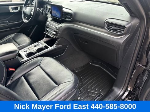 Used 2020 Ford Explorer XLT w/ Equipment Group 202A image 11