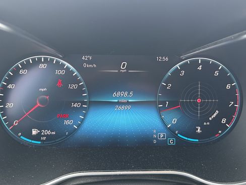 Used 2022 Mercedes-Benz GLC 300 4MATIC image 22