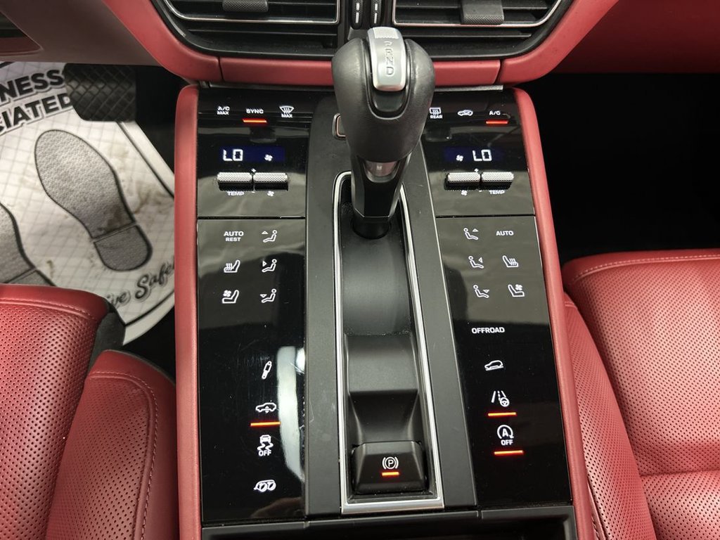 Certified 2023 Porsche Macan GTS AWD/4WD image 17